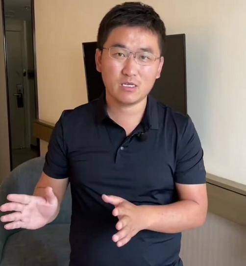 40岁顶流网红姜涛宣布退网，曝光原因让人惊讶，网友：真是个爷们儿