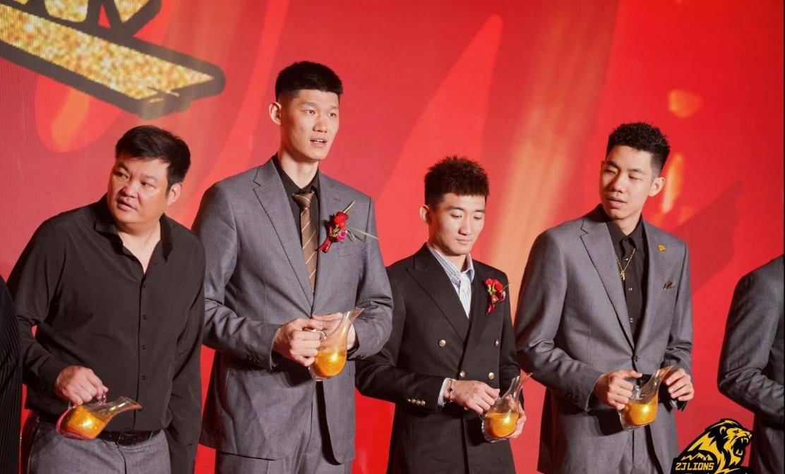 原创             胡金秋争夺战！为何广厦能胜出，缪总温情一幕令人动容