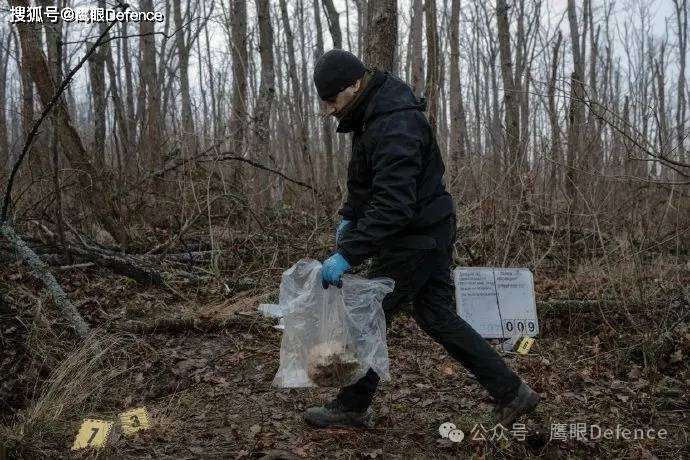 沉重而伟大的工作！寻找俄乌两军遗体，令人敬佩的乌克兰志愿者们