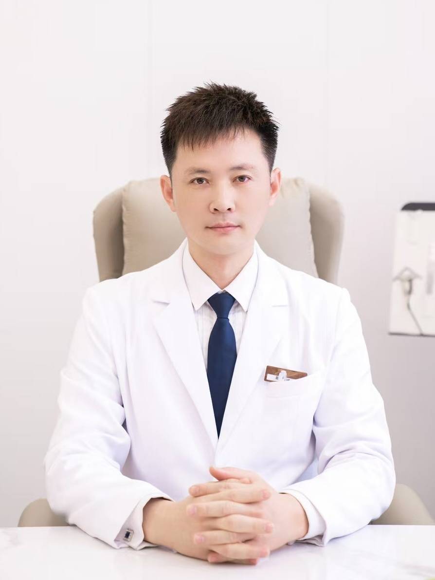 微整医生李举：揭秘颈纹——成因、类型与改善策略全解析