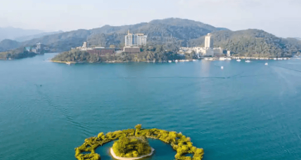 台海局势有变？“大鱼”现身，国防部措辞罕见，想跑绝不可能！