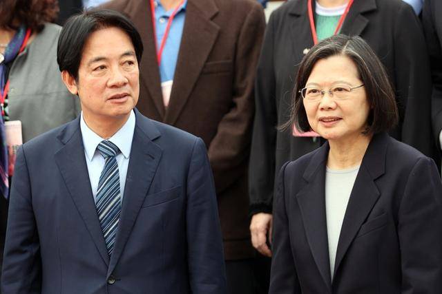 解放军持续围台时，大陆对“台独”不再留手，直接发出20张通缉令