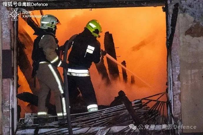 老爷子们赶紧趴下！哈尔科夫遭轰炸，卢比奥祝“俄罗斯日”快乐