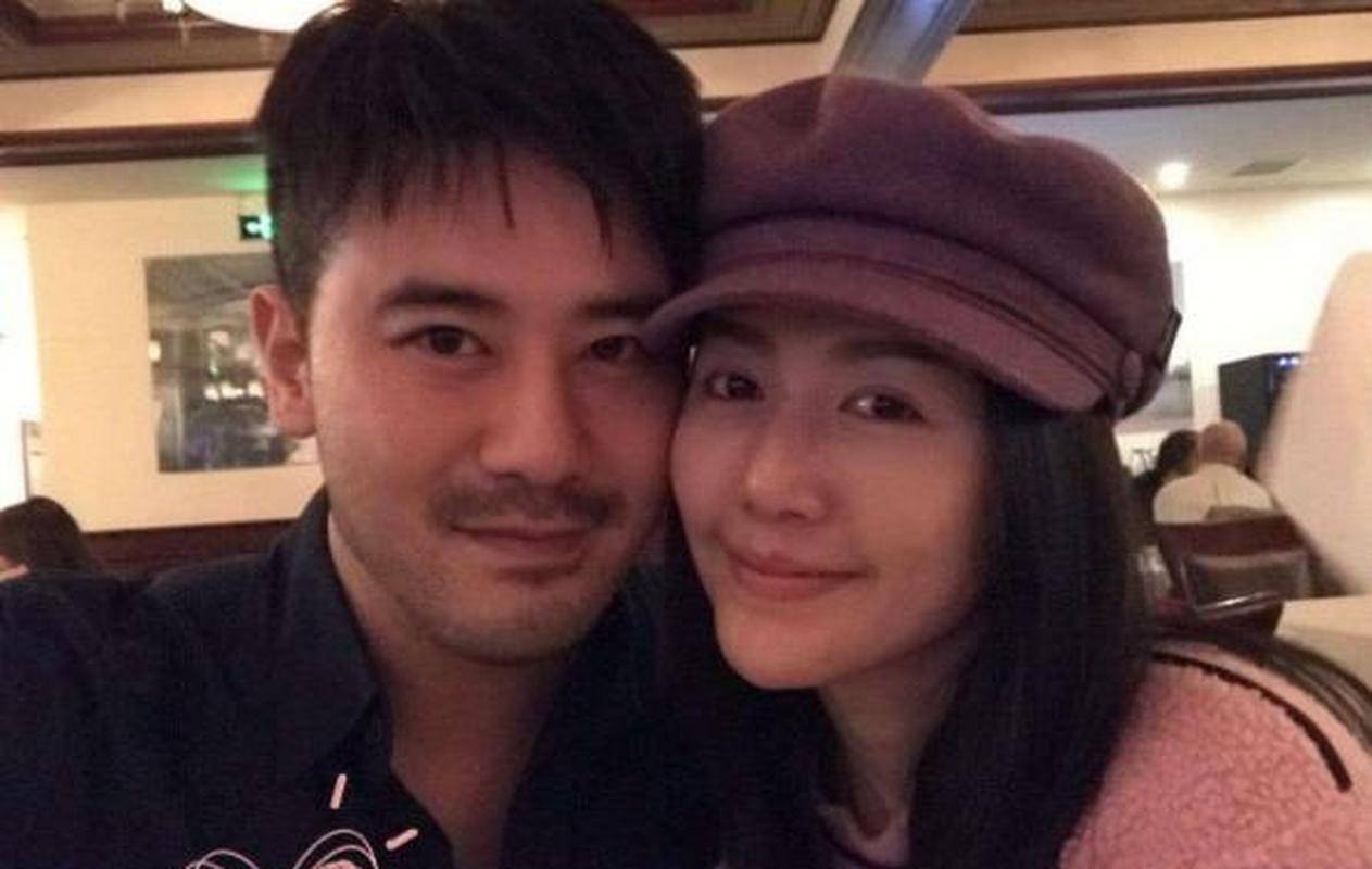原来是他娶了谭维维！被誉为&quot;不老男神&quot;，曾在海拔5600米下跪求婚