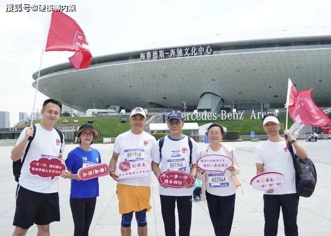 曝61岁李国庆被将二婚，女方长相优雅漂亮，和前夫育有两个女儿！