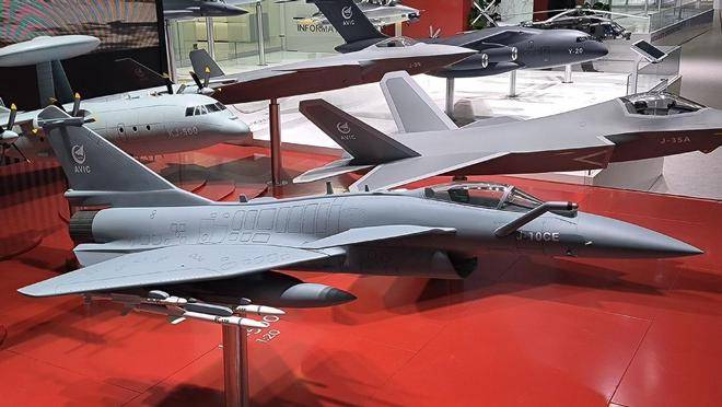 否认阵风被击落3架，歼-20、歼35A燃爆巴黎航展，歼-10CE是配角