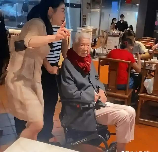 83岁蔡澜去世！遗体已火化，生前住酒店无儿无女，四大才子全离世