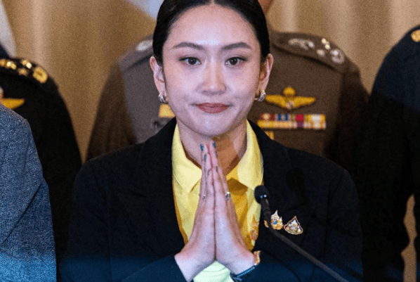和锦鲤殿下结契后我暴富了:突发！佩通坦总理职务被停，洪森如愿了？佩通坦回应，中方表态
