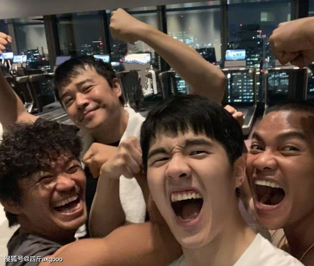 陈保国冯小刚大佬私下聚会，陈思诚管虎参加，闫妮沙溢举止太亲密