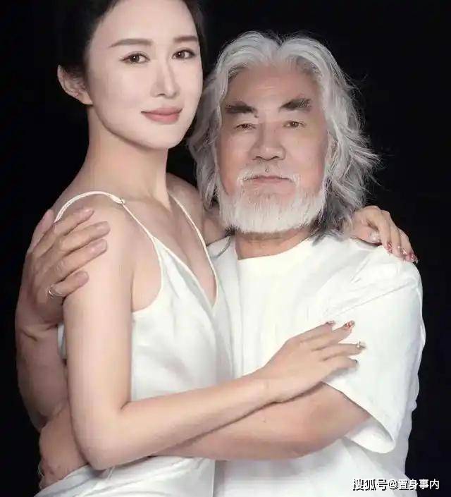 张纪中遭爱妻公开批评：体力不及年轻人，满身汗臭性格暴躁