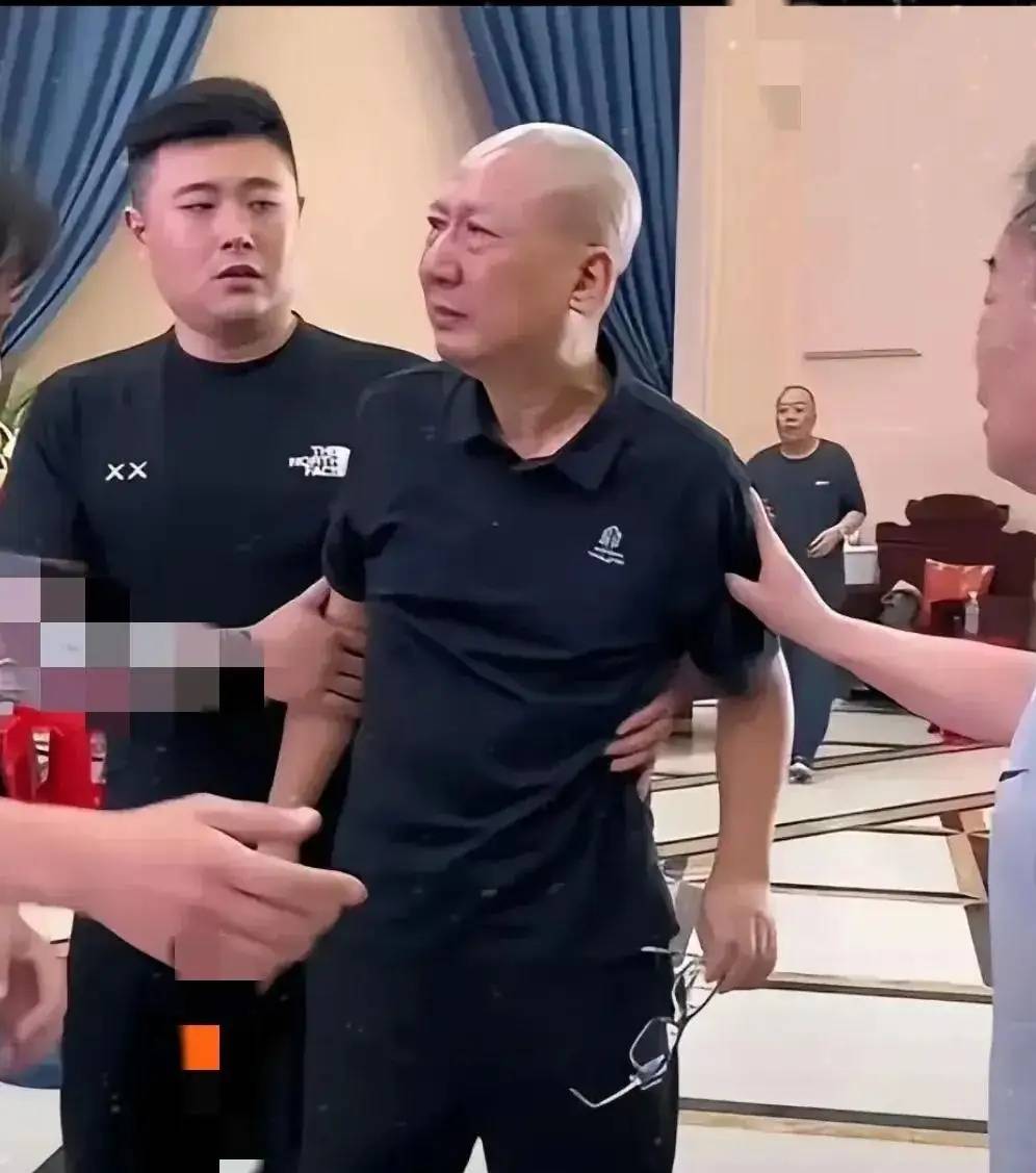 杨少华家闹剧升级：老汪承认故意做戏，侯耀华参战，杨议公开帛金