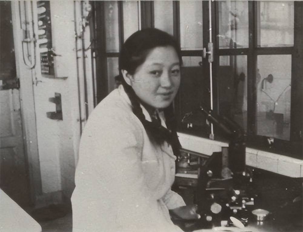 原创             钱三强到陕西，见一女人在扫厕所，激动大哭，你怎么在这里啊？