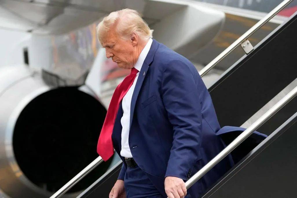 要中国放弃核武？菲防长这波要求，连美国都不敢说出口！东盟各国都看傻了