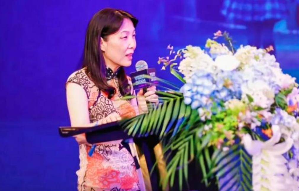 杜建英同学发声！力挺杜建英，炮轰宗馥莉“没教养是恶人”！