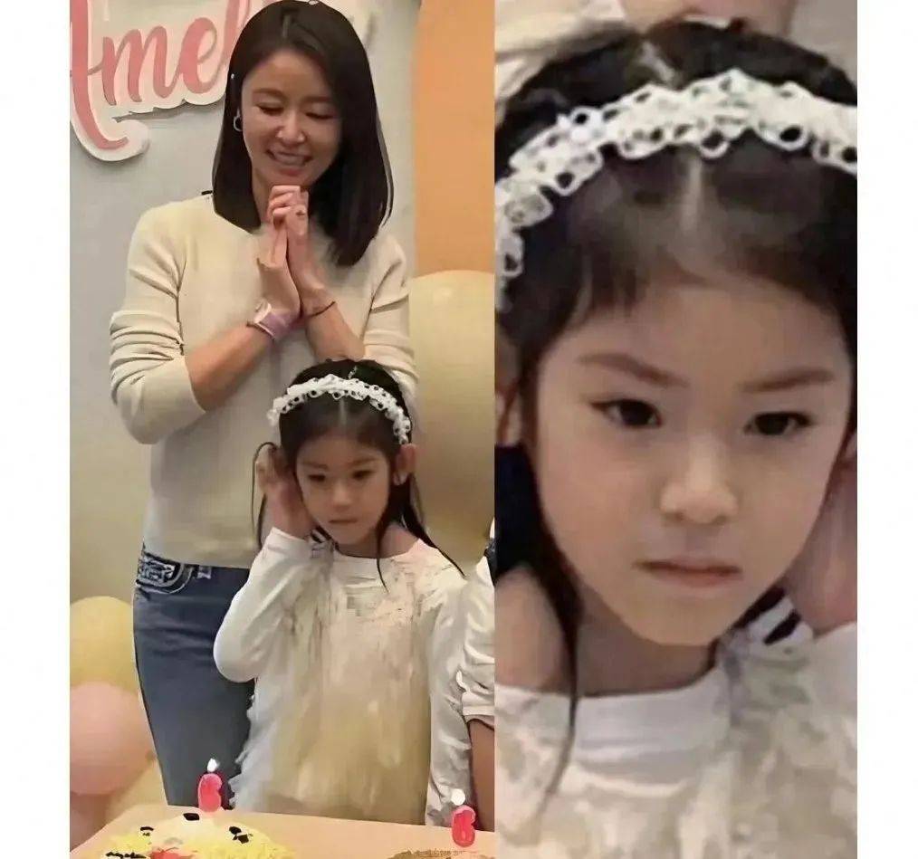 林心如全家福曝光，7岁女儿脸型像妈五官像爸，网友：这颜值基因太强大了