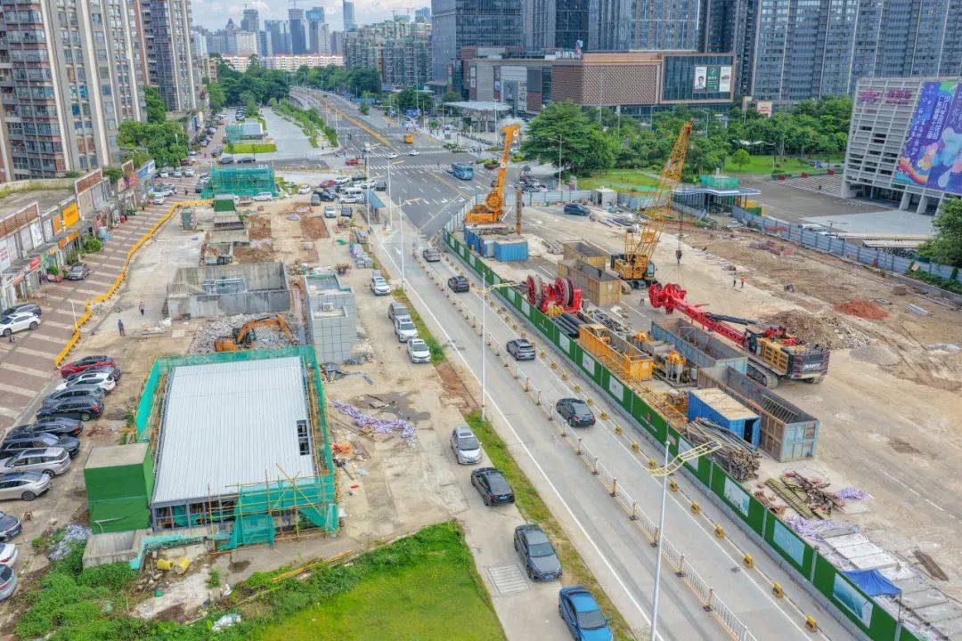 现场直击！东莞轨道交通1号线万江段地铁口在“冒头”啦