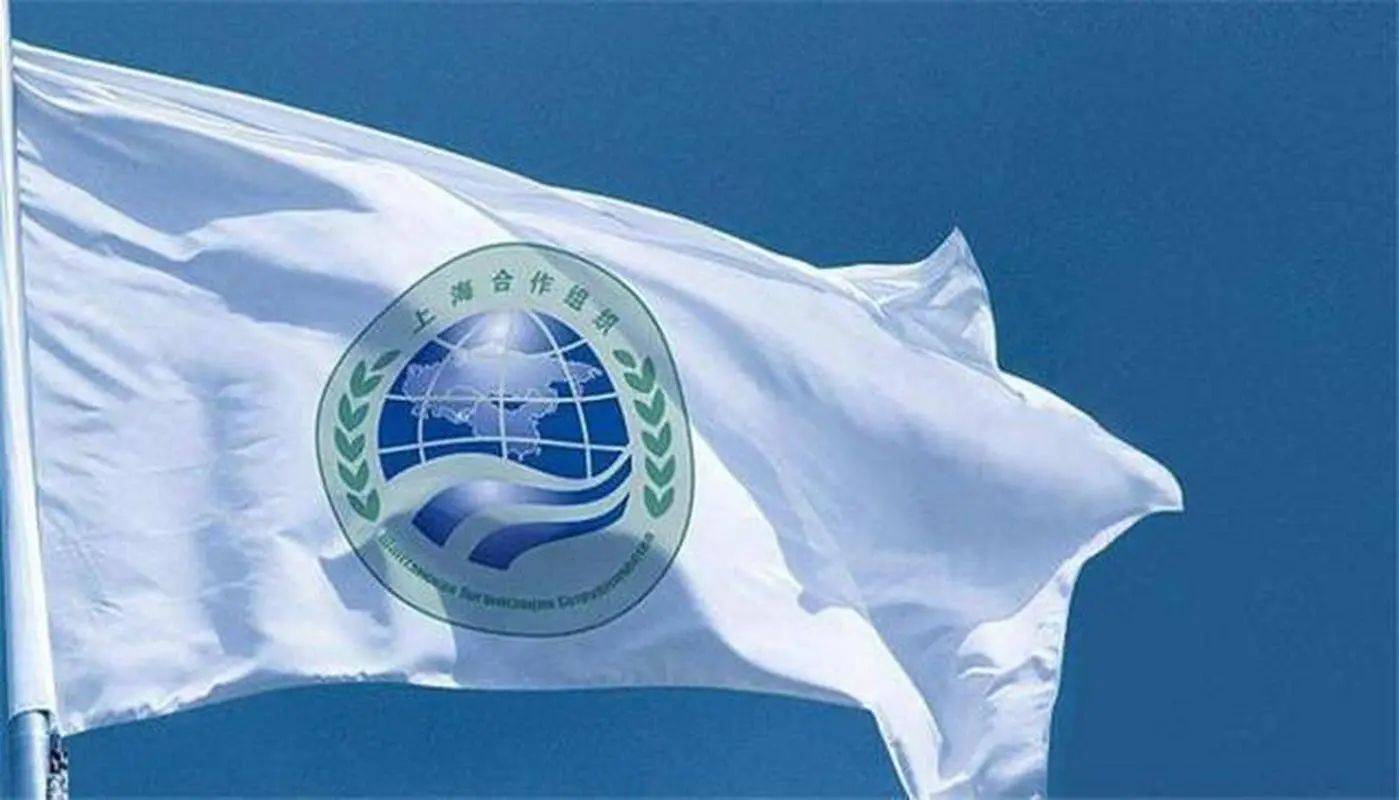 多国将排队访华，中方将备好最高礼遇，特朗普放低姿态，一项民调曝光，中美已高下立判