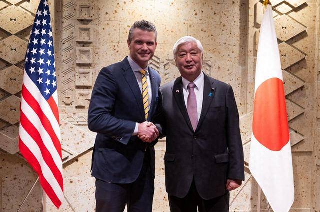 日本要求美国，用核弹威胁中国？生怕中方误会，日方高官立马认怂