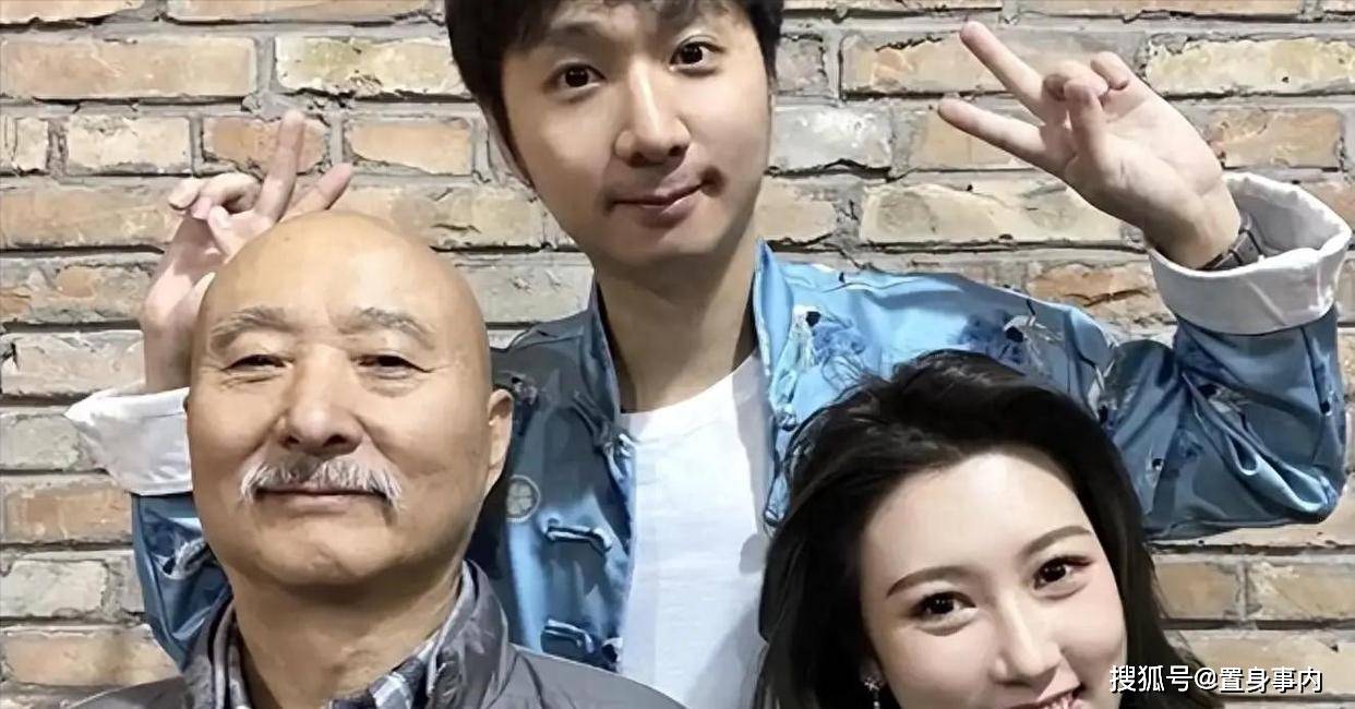 原来她便是陈佩斯的妻子，难怪71岁逆风翻盘，娶一个贤妻旺三代