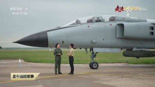这是谁家驱逐舰？央视曝光歼轰-7A“飞豹”演练投弹反舰