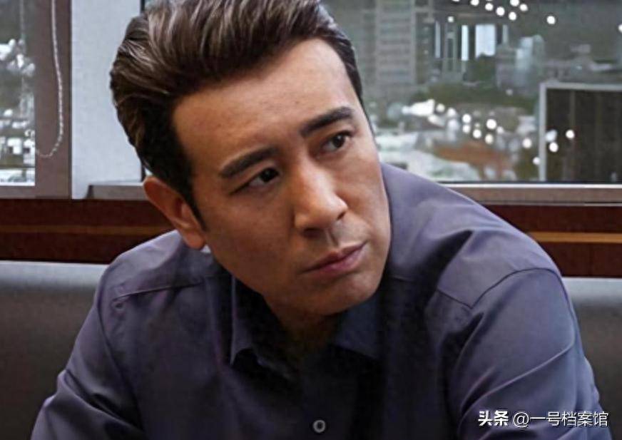 这一次，54岁的于和伟只用了一个动作，就让唐国强“跌落神坛”