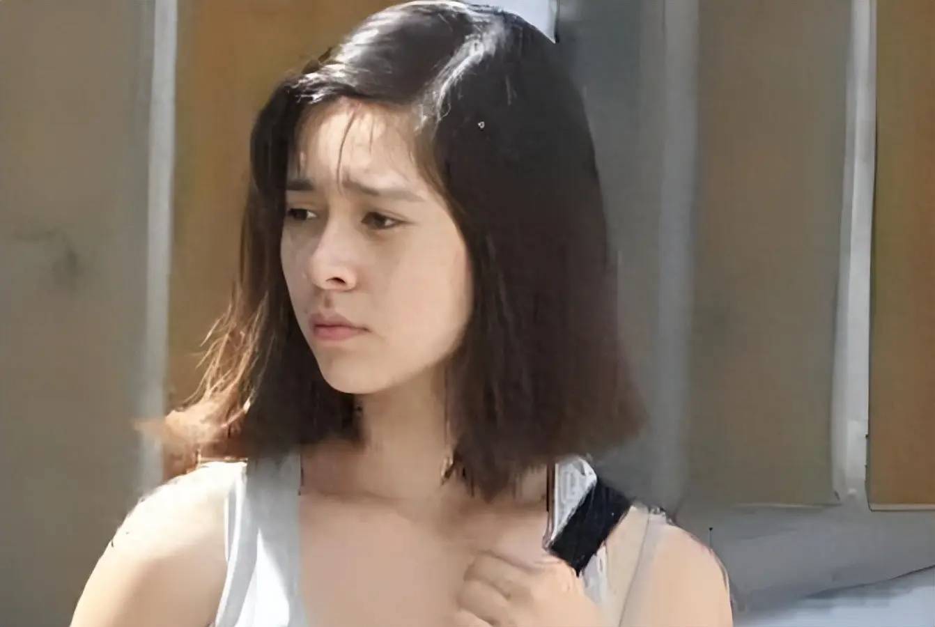 姜文参加女儿婚礼，前妻现身，31岁姜一郎容貌巨变，新郎身份成谜
