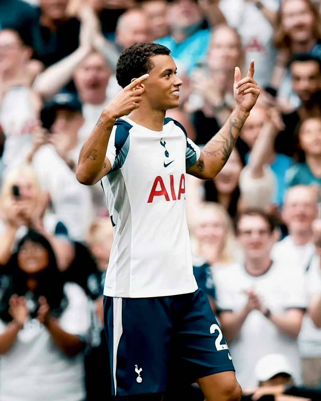 随着曼城4-0狼队首战登顶英超最新积分榜出炉热刺3球完胜！英超联赛免费高清直播+实时赛程+积分预测（2025赛季全覆盖）