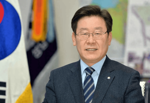 亲华果然是个假象！不来中国参加阅兵式后，李在明将火速访问两国，野心藏不住了！