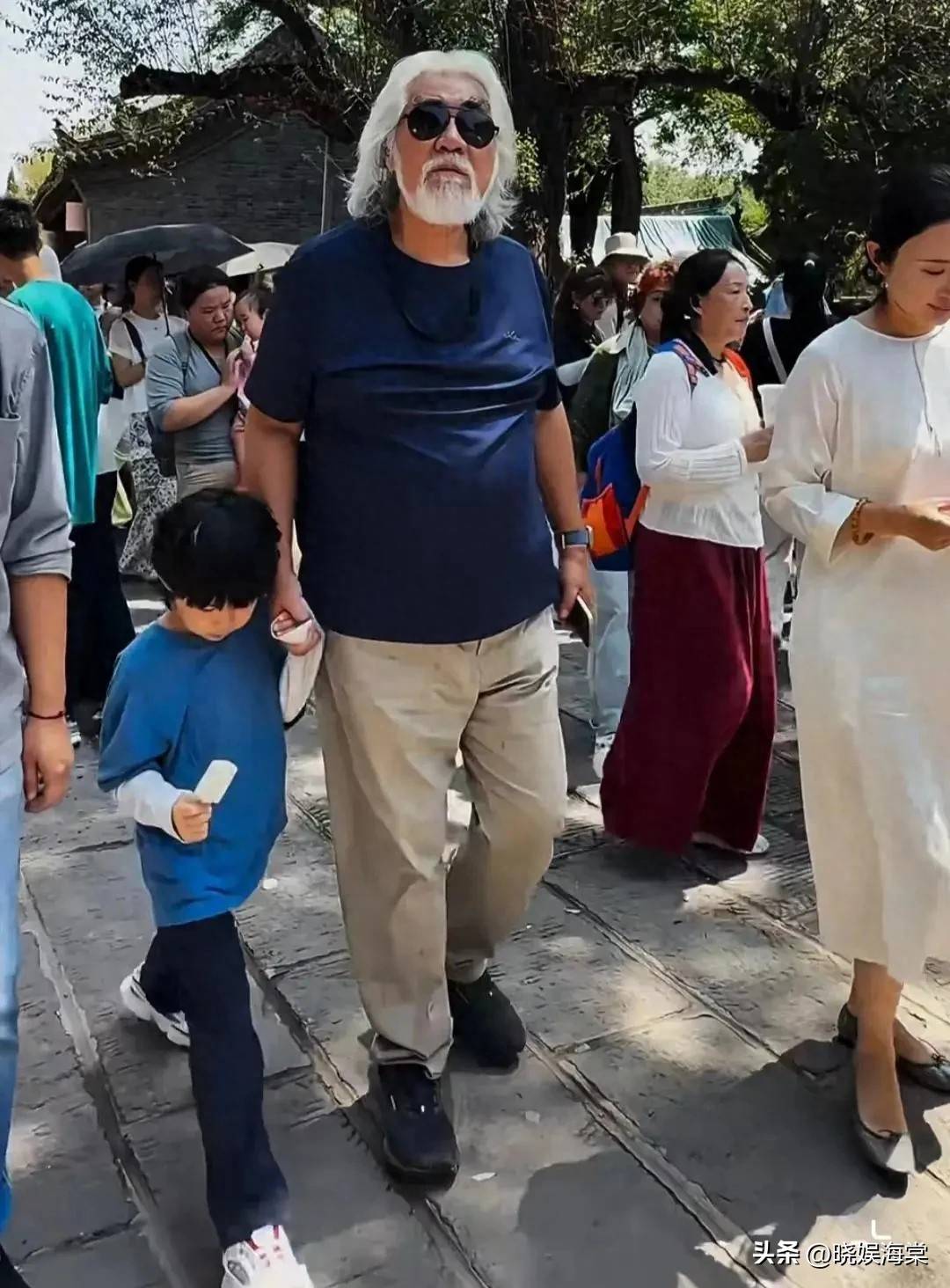 张纪中杜星霖被指偏心！亲儿子公然殴打混血继子，全程冷漠无视