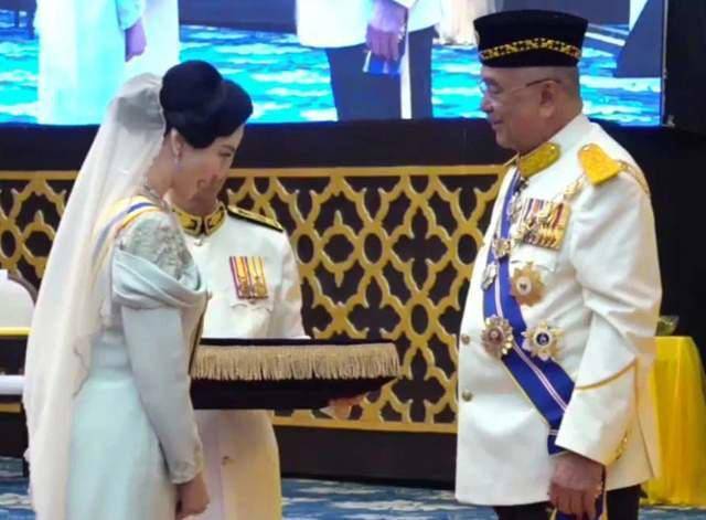 伟德国际范冰冰受封马来西亚拿督！携自创品牌进军海外疑获赵世曾助力引热议