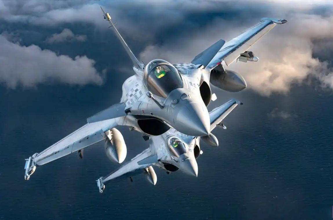 法国传来捷报，阵风“击落”F-35，印度没上当，巴铁也放心了
