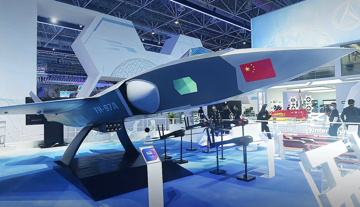 中国新型歼-20S战机，到底会和哪款机型搭配