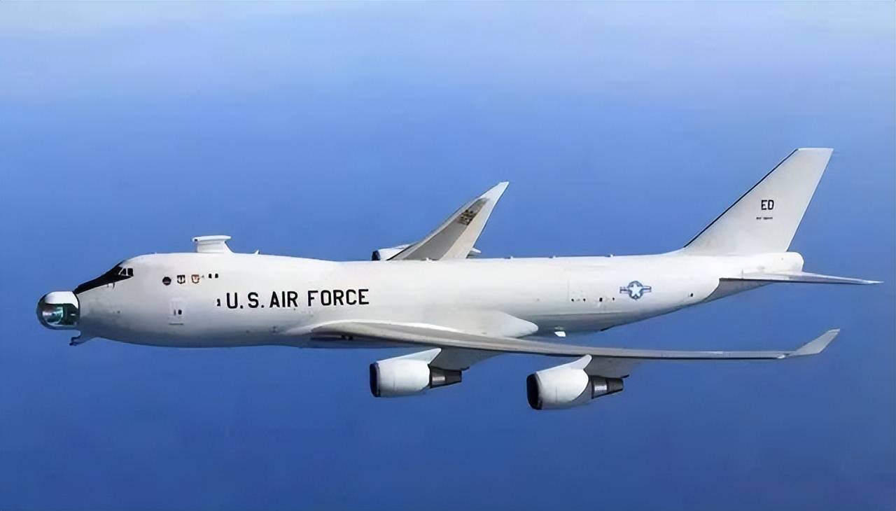 美军舰载激光武器一开火，宙斯盾雷达必须停机！055大驱完美解决