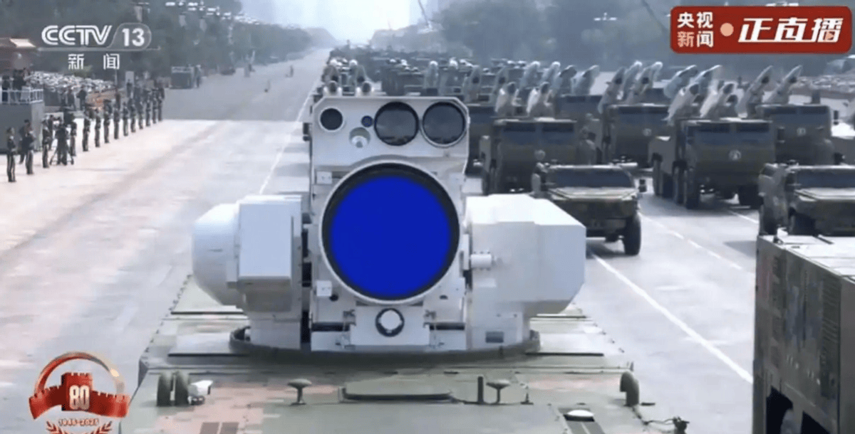 美军舰载激光武器一开火，宙斯盾雷达必须停机！055大驱完美解决