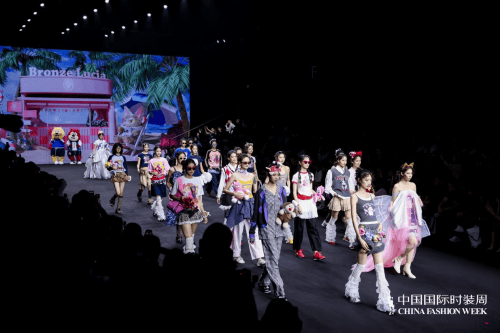 经典焕新Champion Kids小马宝莉联名系列新品亮相国