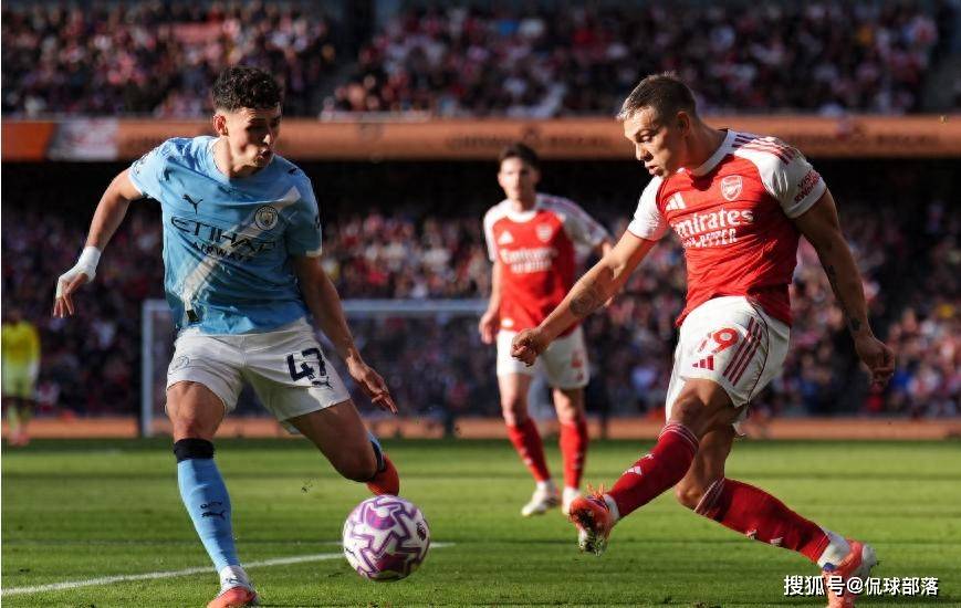 随着阿森纳1-1绝平曼城利物浦2-1英英格兰足球超级联赛超最新积分榜：前两名相差5分