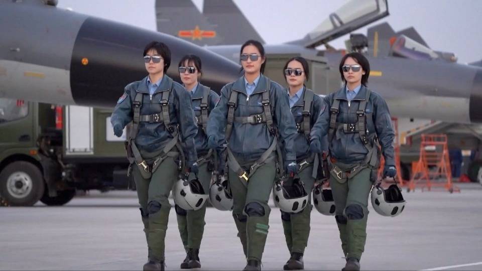 中国一再警告毫无作用，菲企图侵占黄岩岛，菲再获美“重金”支持