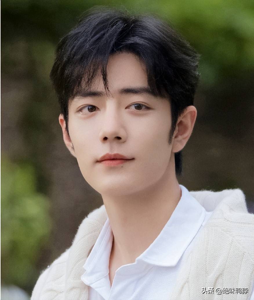 ���ϰѰ���ֱ�ӵݸ�Фս,ע��Фս������ʶ��Ӧ,��Ҳ̫��Ȼ�˰�