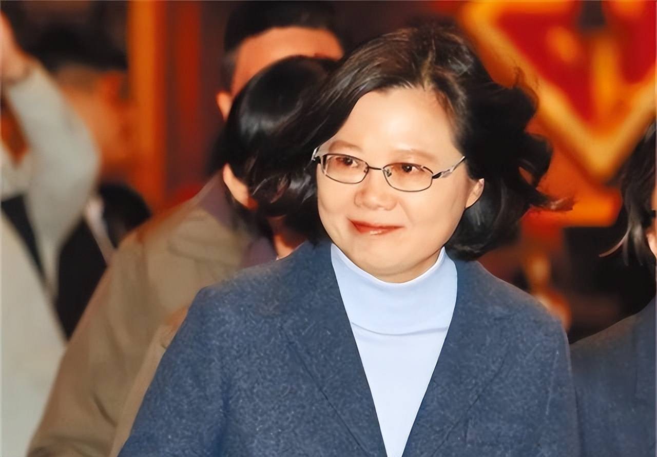 停飞中国航班，拒绝中国游客，这个专和我国作对的小国，如今怎样