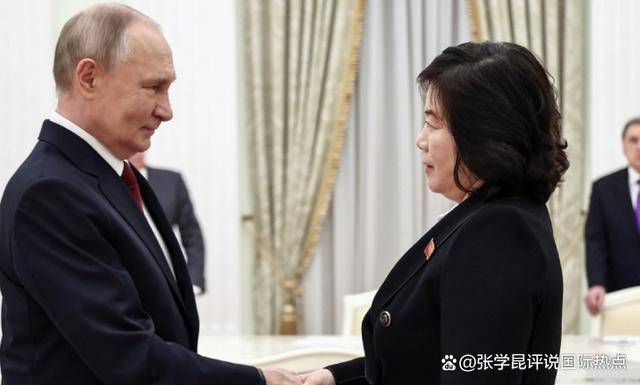金正恩返朝不足一月，再做重大决定，俄罗斯有的待遇，中国也得有