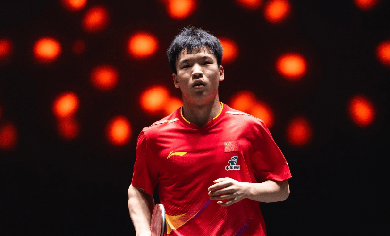 原创             最大短板变强项！时隔1年再度3-0横扫澳洲名将，向鹏晋级男单16强
