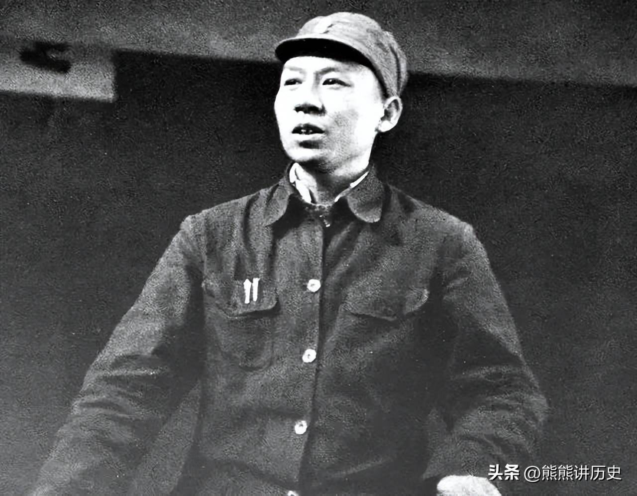 不是元帅，地位与威望却比十大元帅还高，他们是谁？