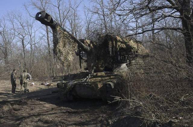 乌军接连战败，库皮扬斯克告急，乌军三个作战旅遭俄军合围