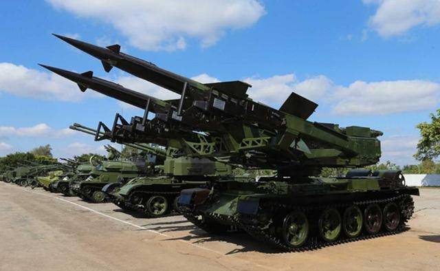 特朗普神助攻，第二个援俄国冒头，5000精兵就位，普京要出大招？