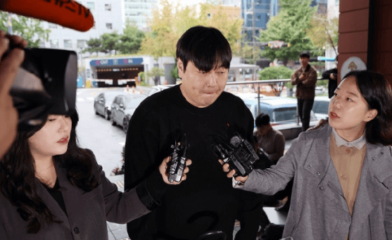韩国笑星李陈镐女友家中身亡 警方正在调查案件经过