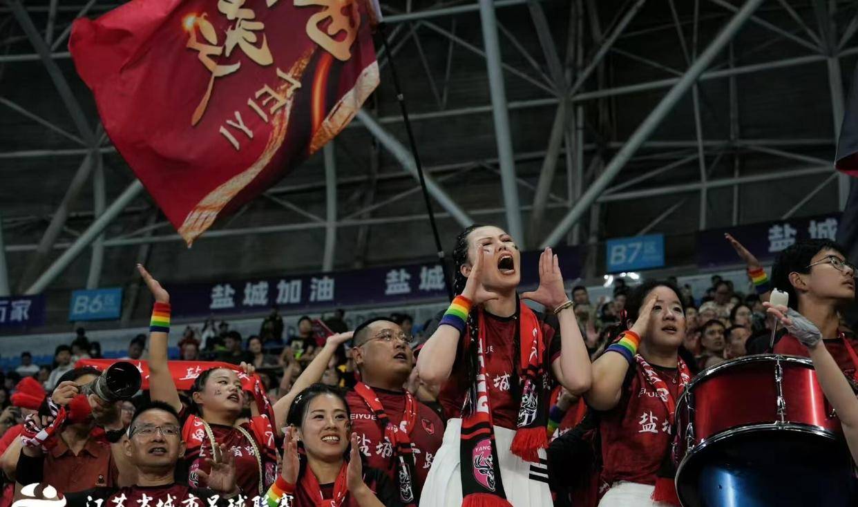 3-0！叫扬叔 - 全网最会整活的苏超球迷  足球圈热梗收割机苏超狂欢夜！无锡双杀盐城五虎全部出局最新赛程公开