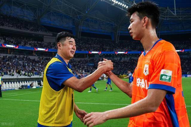 原创 泰山队遭遇变故,韩鹏即将离队,缺席关键战,此人有望临危受命