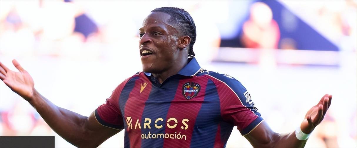 原创 莱万离队板上钉钉,最佳接班人已浮出水面,性价比远超阿尔瓦雷斯