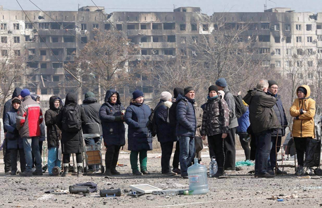 泽连斯基刚落地美国，俄37枚导弹就打过来了，俄军炸瘫乌能源网！