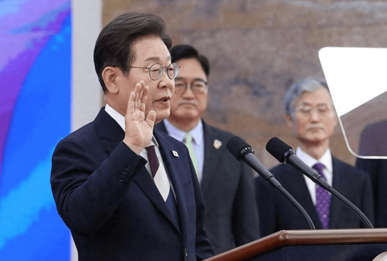 中美激烈交锋之际，韩国闯出大祸！商务部官宣，收到中方制裁令的当天，李在明就知道事情麻烦了